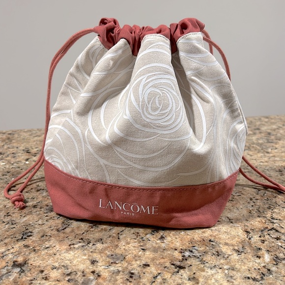 New Lancome makeup bag and eyeshadow palette - Picture 2 of 11